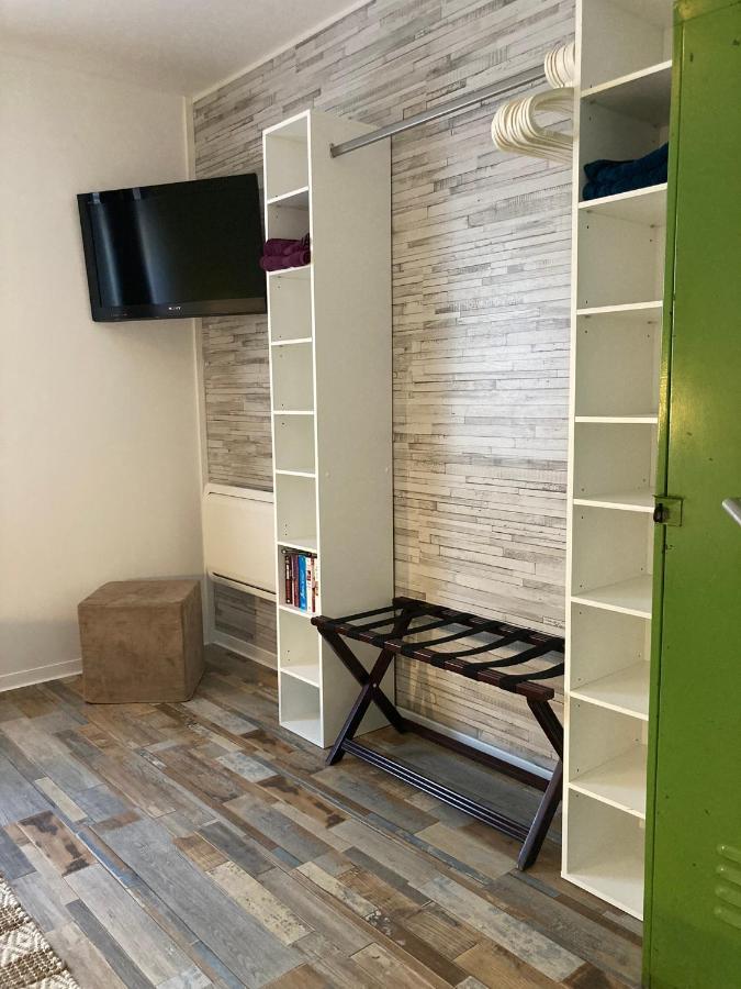 Living At Saarpartments -Adultsonly- 2 Bedrooms, Kitchen - Business & Holiday Apartments For Long- And Short Term Stay, 3 Min To Train Station, Secure E-Bike Parking! Saarbrücken Esterno foto