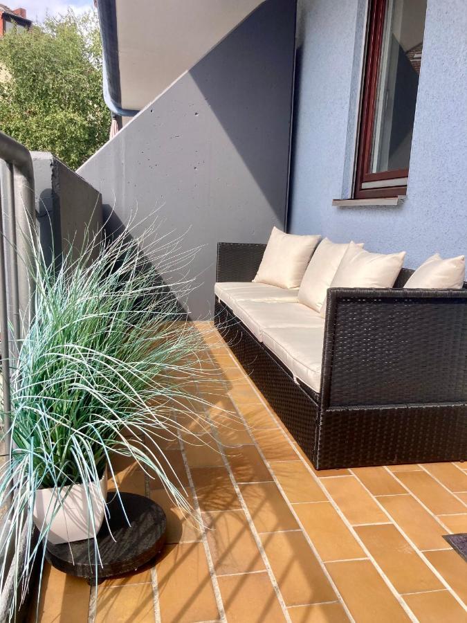 Living At Saarpartments -Adultsonly- 2 Bedrooms, Kitchen - Business & Holiday Apartments For Long- And Short Term Stay, 3 Min To Train Station, Secure E-Bike Parking! Saarbrücken Esterno foto