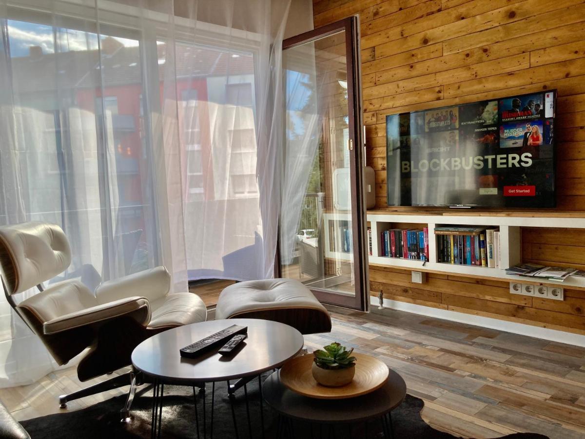 Living At Saarpartments -Adultsonly- 2 Bedrooms, Kitchen - Business & Holiday Apartments For Long- And Short Term Stay, 3 Min To Train Station, Secure E-Bike Parking! Saarbrücken Esterno foto