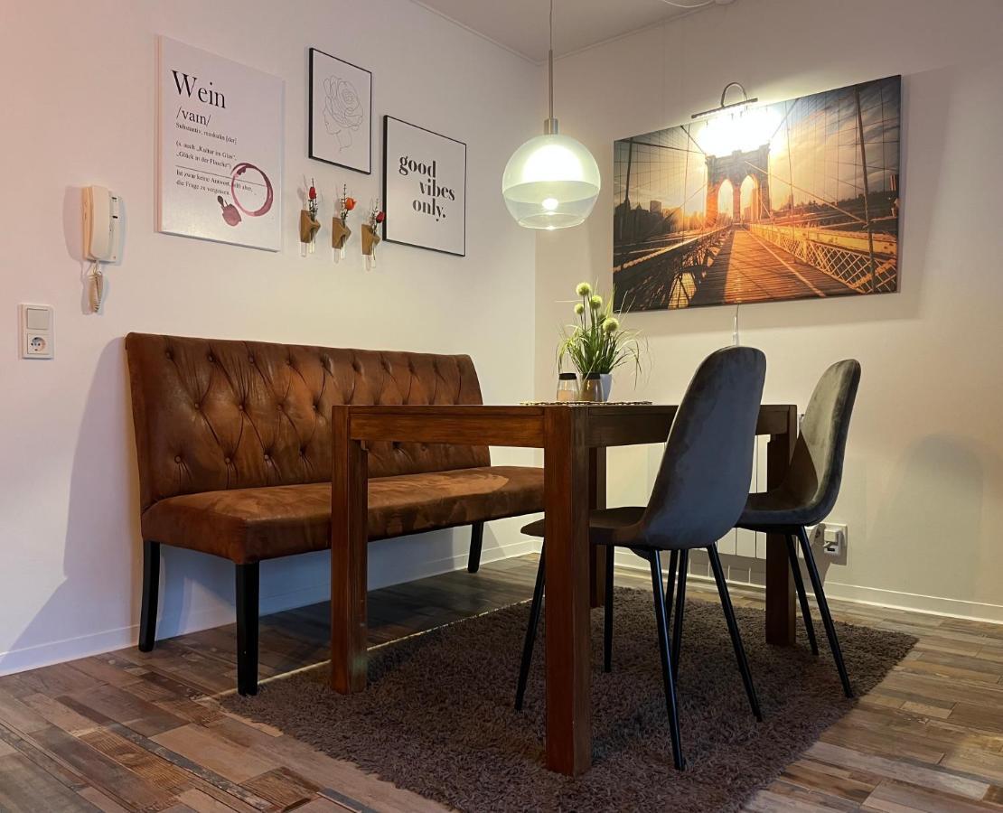 Living At Saarpartments -Adultsonly- 2 Bedrooms, Kitchen - Business & Holiday Apartments For Long- And Short Term Stay, 3 Min To Train Station, Secure E-Bike Parking! Saarbrücken Esterno foto