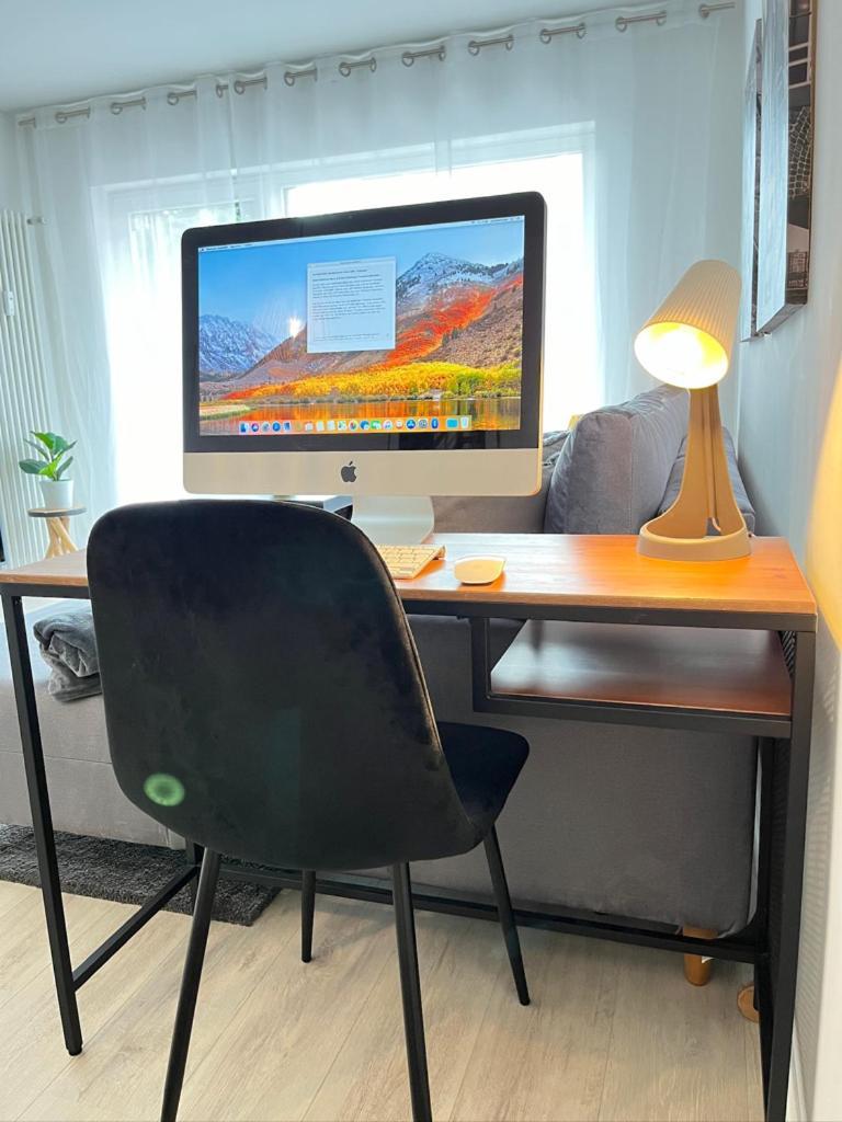 Living At Saarpartments -Adultsonly- 2 Bedrooms, Kitchen - Business & Holiday Apartments For Long- And Short Term Stay, 3 Min To Train Station, Secure E-Bike Parking! Saarbrücken Esterno foto