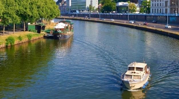 Living At Saarpartments -Adultsonly- 2 Bedrooms, Kitchen - Business & Holiday Apartments For Long- And Short Term Stay, 3 Min To Train Station, Secure E-Bike Parking! Saarbrücken Esterno foto