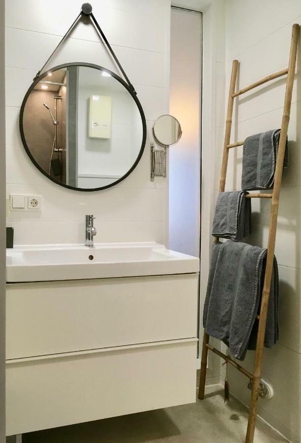 Living At Saarpartments -Adultsonly- 2 Bedrooms, Kitchen - Business & Holiday Apartments For Long- And Short Term Stay, 3 Min To Train Station, Secure E-Bike Parking! Saarbrücken Esterno foto